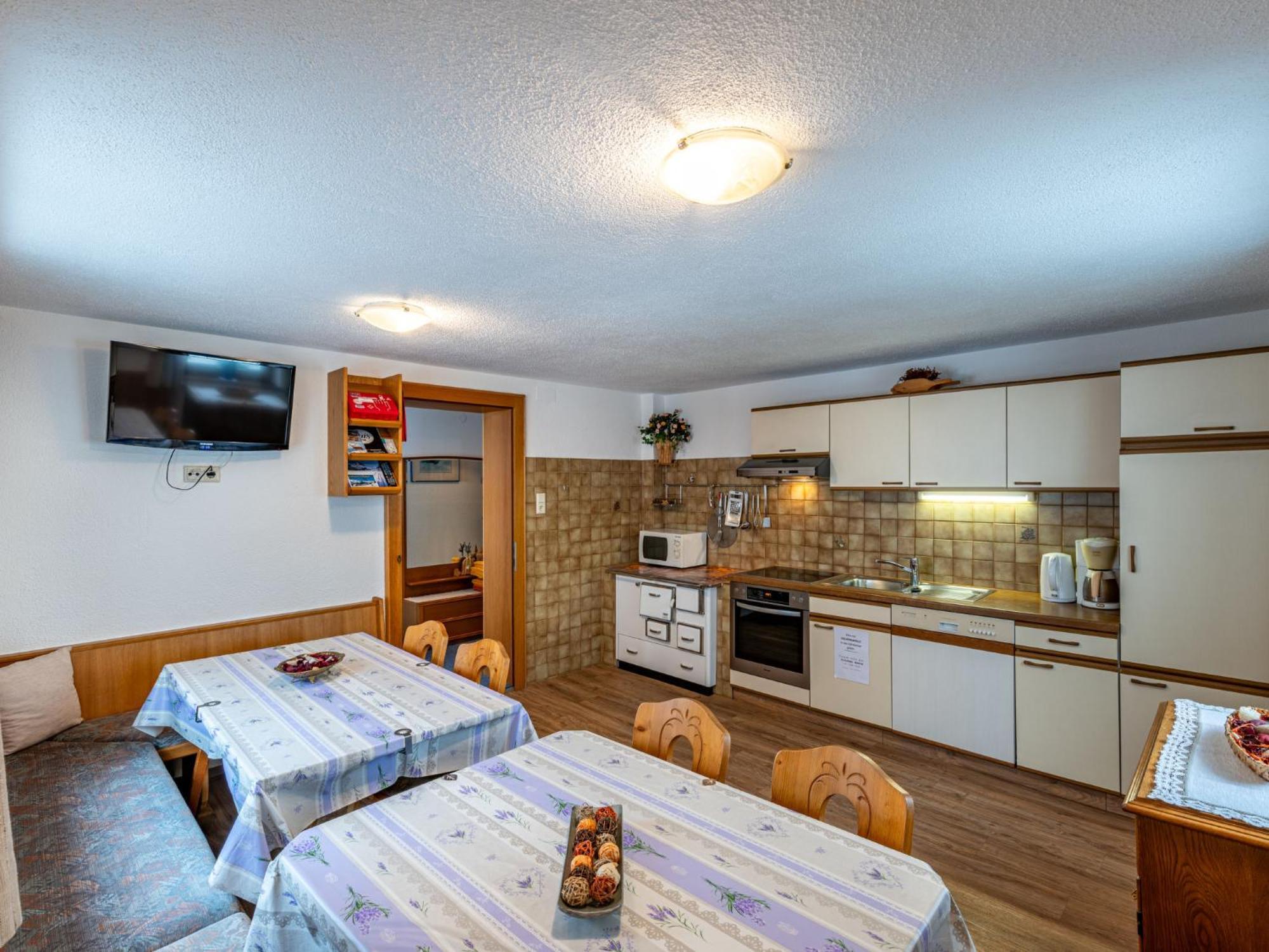 Grissemann - Kpl385 By Interhome *